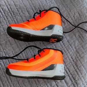 Toddler under armour curry 3 sneakers